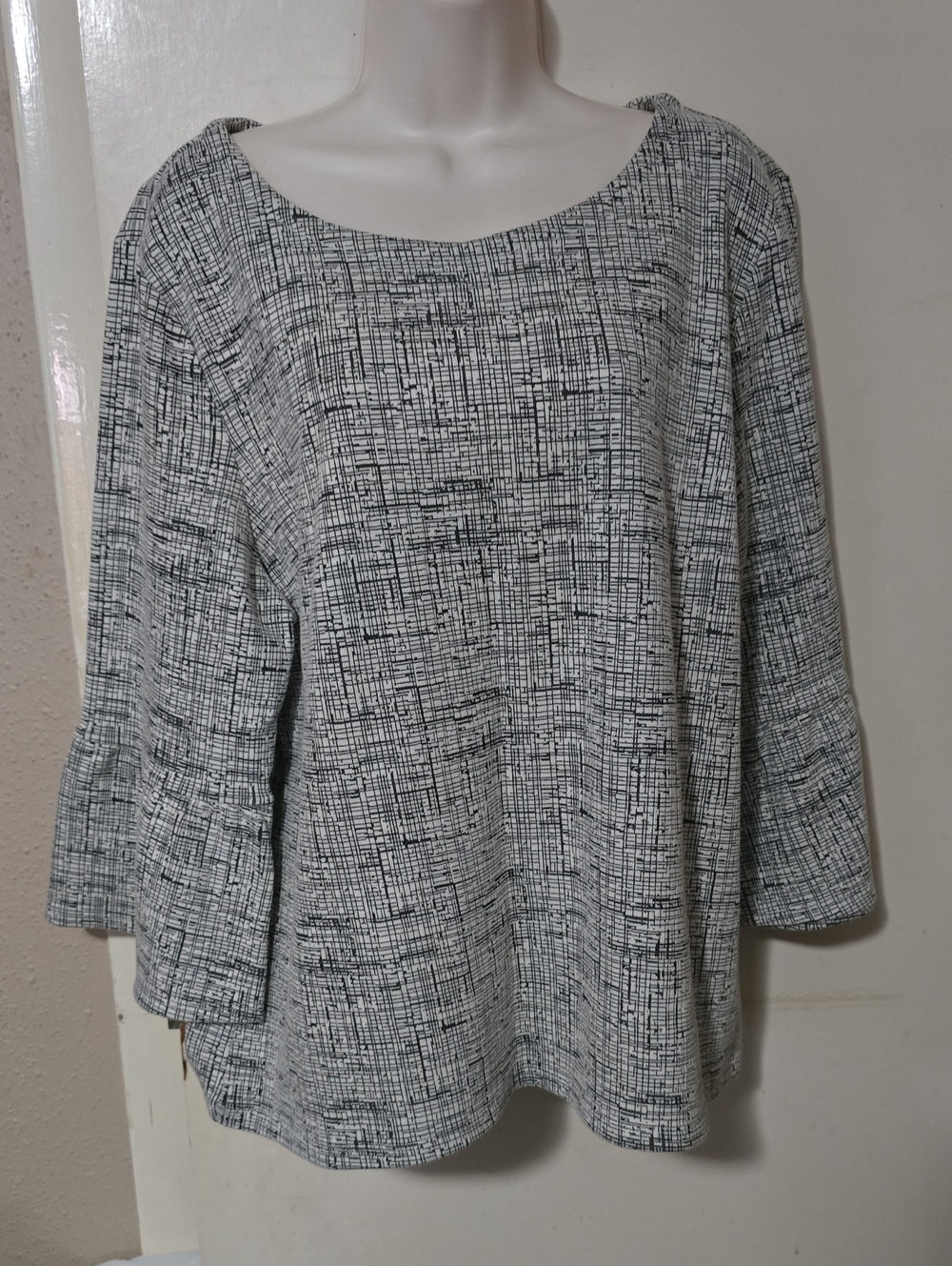 Talbots Black & White Textured Scoop-Neck Long Sleeve Top
